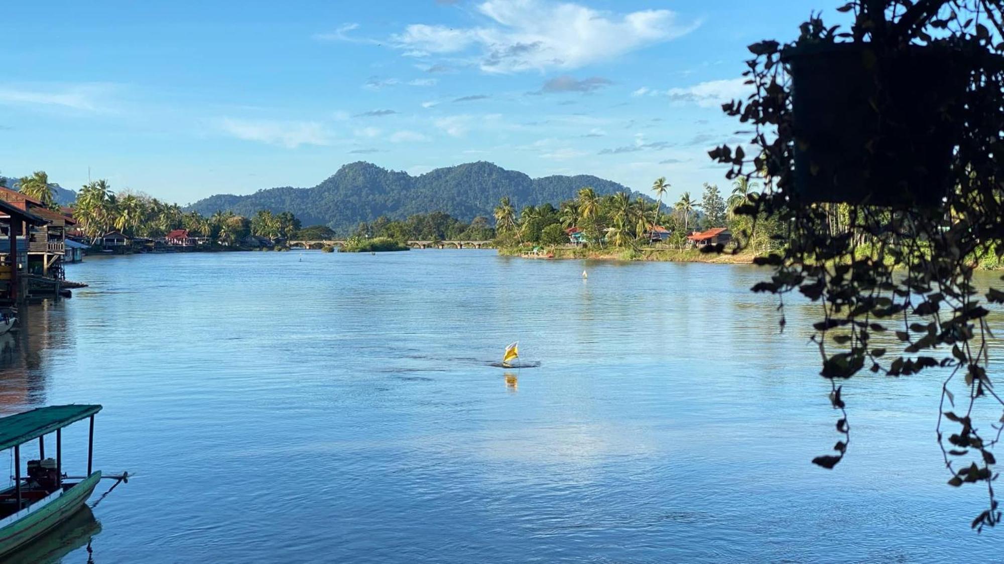 Souksanh River Bungalow Muang Khong Екстер'єр фото