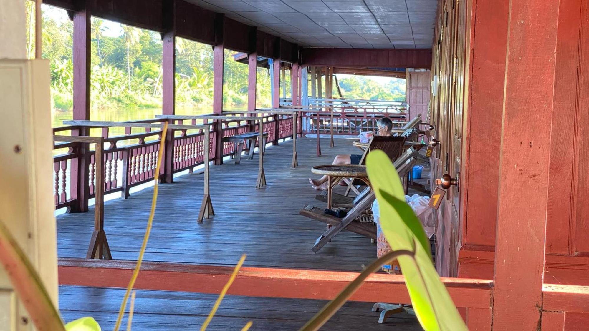 Souksanh River Bungalow Muang Khong Екстер'єр фото