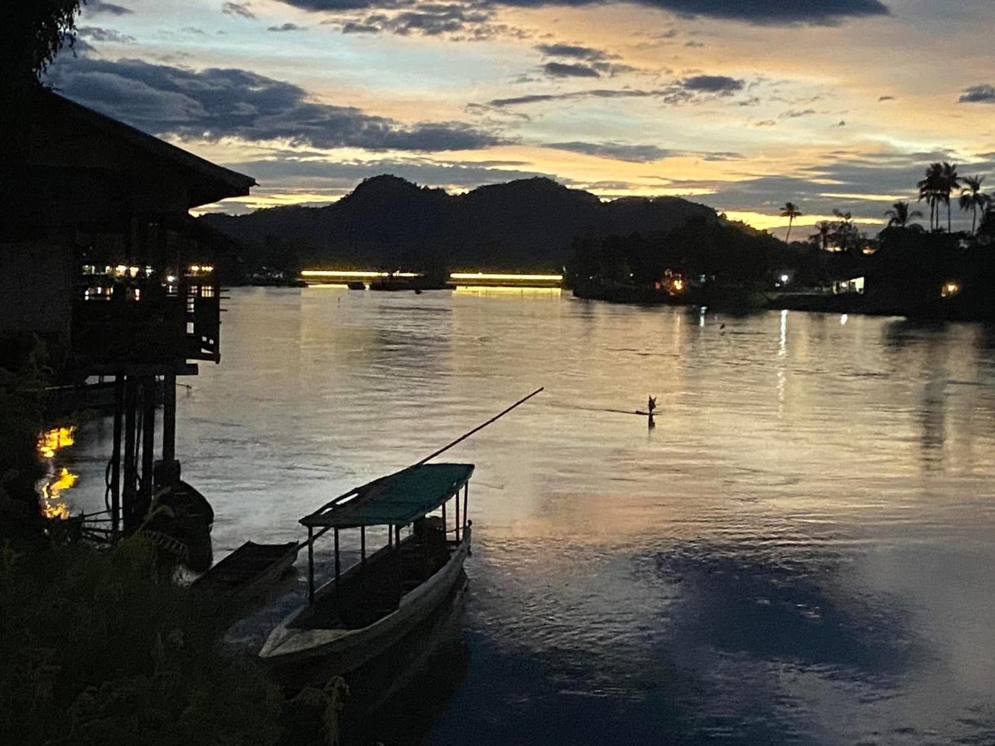 Souksanh River Bungalow Muang Khong Екстер'єр фото